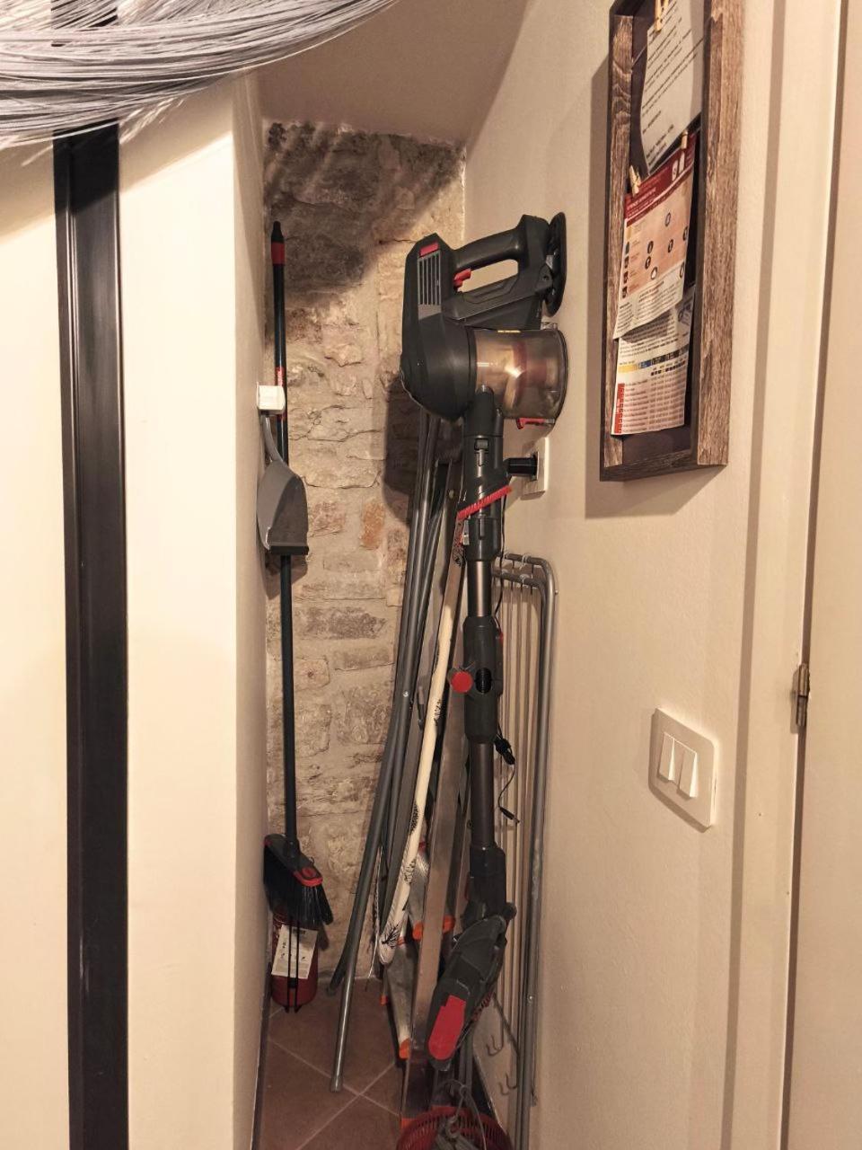 La Tana Del Priore Apartment *