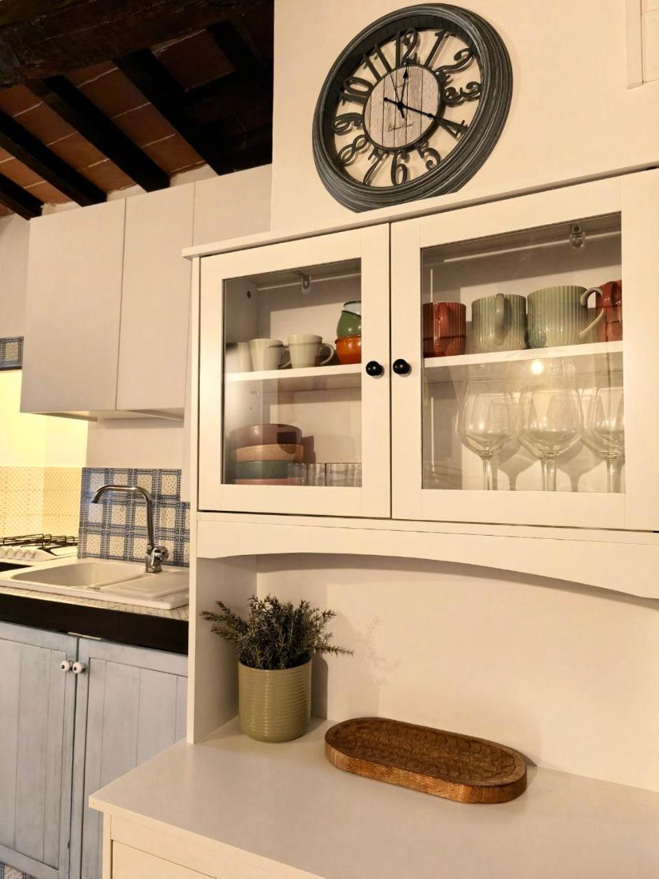 La Tana Del Priore Apartment *