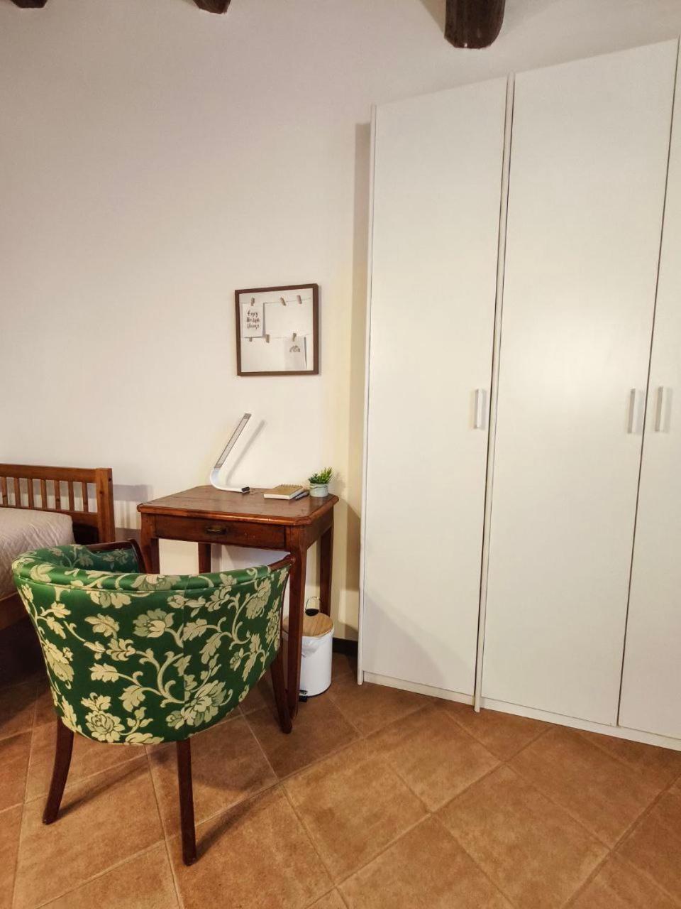 La Tana Del Priore Apartment *